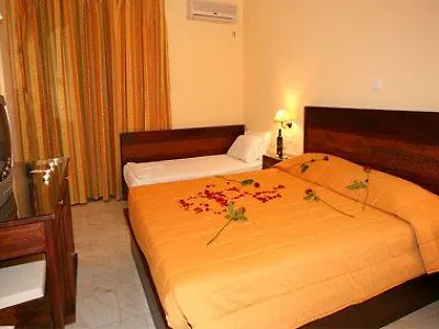 Complex Roseland's 3*