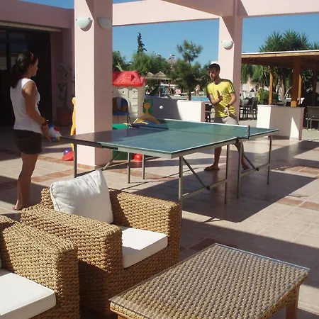 Roseland's Complex 3*