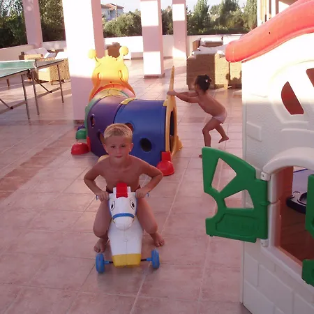 Roseland's Resort 3*