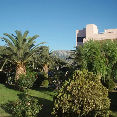 Resort Roseland's 3*