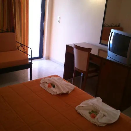 Roseland's 3*